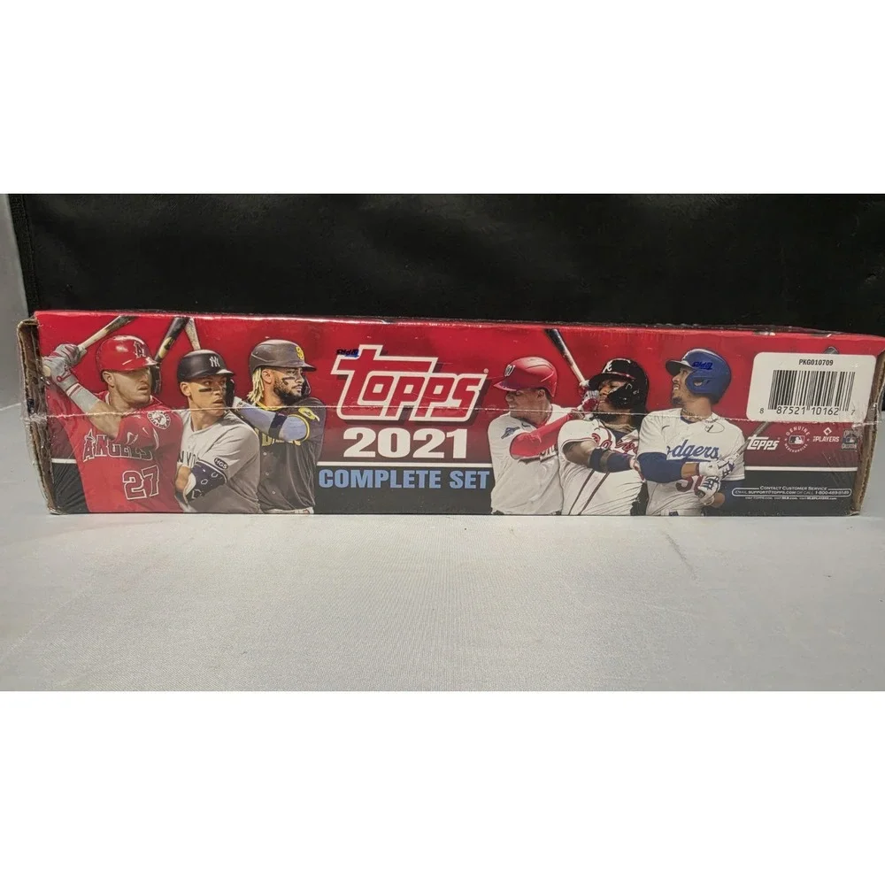 Topps 2021 Baseball Complete Factory Sealed Box (660 Cards / 5 Foilboard Cards)
